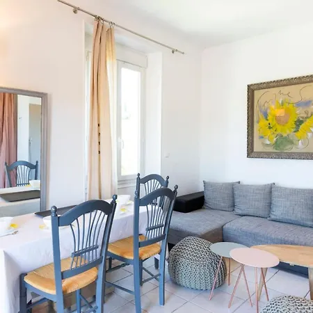Renting Chez Sophie - 2 Bedroom 2-4pers Terrace Sea View Pool Garage Apartment *